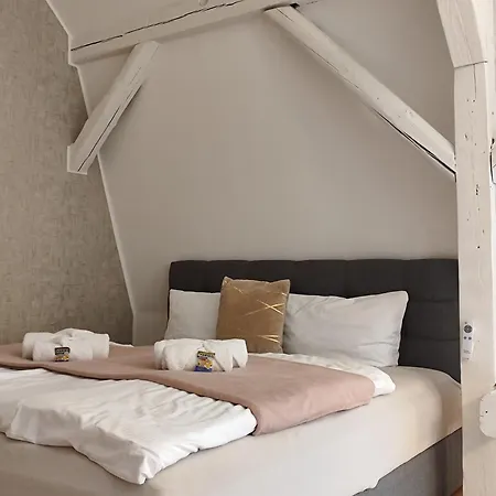 Bohnapartments Steigerwald - 3 Badezimmer - 4 Schlafzimmer - Vollausstattung - Wlan - Gratis Parkplatze *