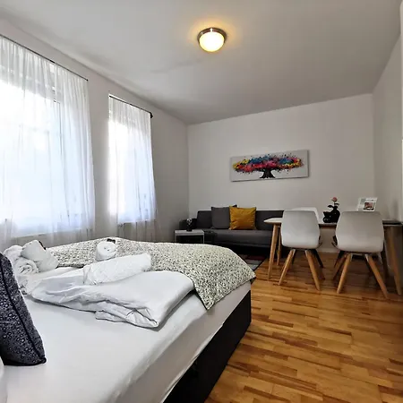 Apartment Bohnapartments Steigerwald - 3 Badezimmer - 4 Schlafzimmer - Vollausstattung - Wlan - Gratis Parkplatze Erfurt