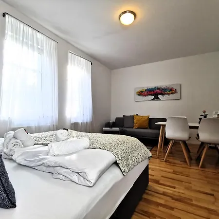 Apartment Bohnapartments Steigerwald - 3 Badezimmer - 4 Schlafzimmer - Vollausstattung - Wlan - Gratis Parkplatze
