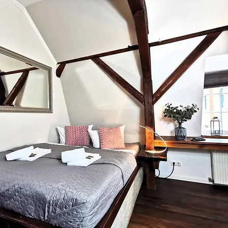 Bohnapartments Steigerwald - 3 Badezimmer - 4 Schlafzimmer - Vollausstattung - Wlan - Gratis Parkplatze Apartment *