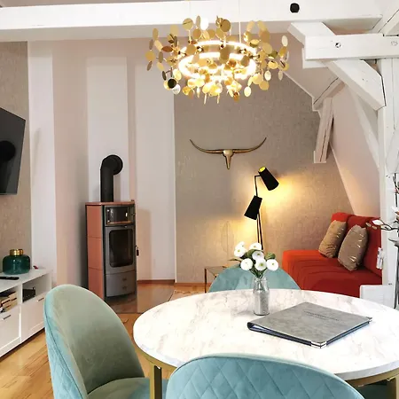 Bohnapartments Steigerwald - 3 Badezimmer - 4 Schlafzimmer - Vollausstattung - Wlan - Gratis Parkplatze *