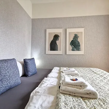 Bohnapartments Steigerwald - 3 Badezimmer - 4 Schlafzimmer - Vollausstattung - Wlan - Gratis Parkplatze *